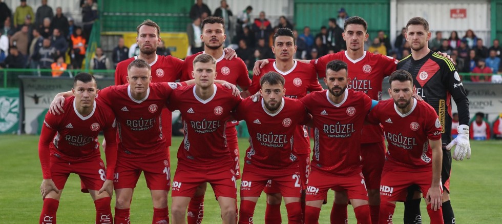ANTALYASPOR'DA EKONOMİK DARBE: FIFA'DAN TRANSFER YASAĞI YENİDEN GELDİ