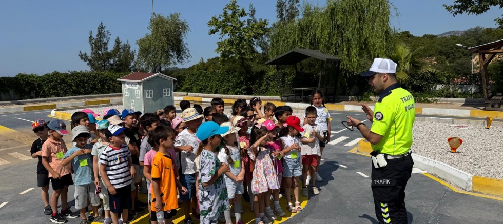 ÇOCUKLARA UYGULAMALI TRAFİK EĞİTİMİ 