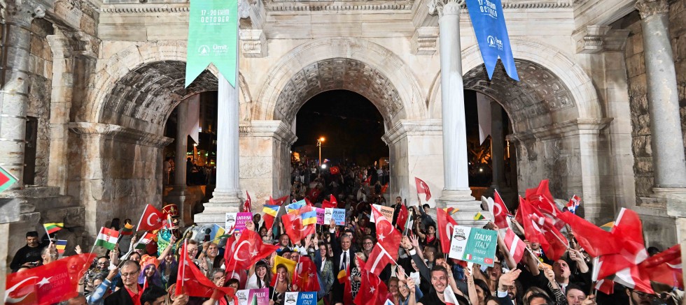 KALEİÇİ OLD TOWN FESTİVALİ’NDE KÜLTÜRLER BULUŞUYOR