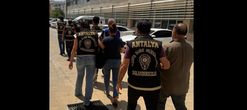 NİTELİKLİ DOLANDIRICILIK SUÇUNDAN 5 ŞAHIS YAKALANDI