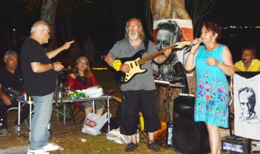 ŞİİR SEVENLER PLAJDA BULUŞTU