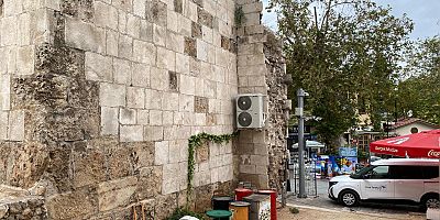 2 BİN YILLIK TARİHE BETON VURDULAR: ANTALYA’DA BURÇA KLİMA TAKILDI!