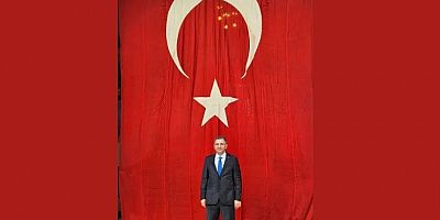 ANTALYA VALİLİĞİ’NE CUMHURİYET İLE YAŞIT TÜRK BAYRAĞI ASILDI