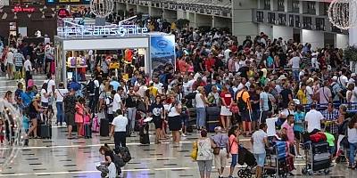 ANTALYA'YA GELEN TURİST SAYISI 9 MİLYONU AŞTI 