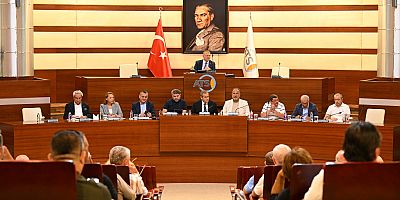 ATSO MECLİSİ'NDE GÜNDEM: SAVAŞ, TURİZM, VERGİ