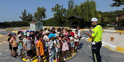 ÇOCUKLARA UYGULAMALI TRAFİK EĞİTİMİ 