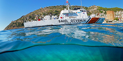 CUMHURİYET COŞKUSU DENİZDE: SAHİL GÜVENLİK GEMİLERİ HALKIN ZİYARETİNE AÇILIYOR