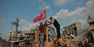 GAZZE’DE TÜRK BAYRAĞI PANİĞİ! İSRAİL BASINI: STRATEJİK FELAKET
