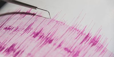 İRAN'DA 5,5 BÜYÜKLÜĞÜNDE DEPREM 