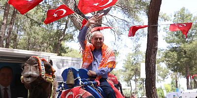 KOCAGÖZ'DEN DEVE ŞOV...