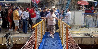 MURATPAŞA’DAN ÖZEL ÇOCUKLARA MAVİ YOLCULUK DESTEKLERİYLE UNUTULMAZ BİR GÜN