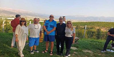 OLİMPOS ROTARY’DEN ELMALI’YA KÜLTÜR ÇIKARTMASI