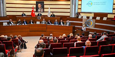 REKTÖR ÖZKAN: “GENÇLERİMİZİN GELECEĞİ İÇİN BİLİM VE İŞ DÜNYASI EL ELE OLMALI”