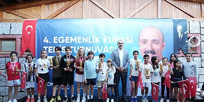 ŞAMPİYON ÇOCUKLARIN ÖDÜLLERİ BAŞKAN KOTAN'DAN
