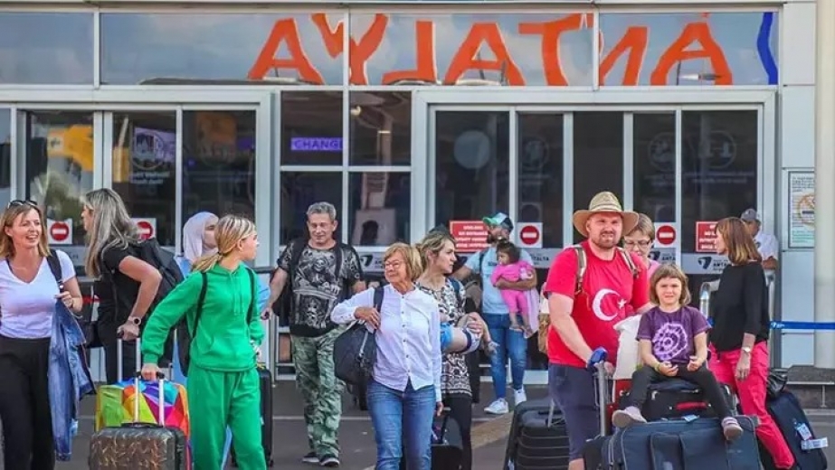 TURİST SAYISI 12,8 MİLYONU AŞTI: RUS, ALMAN VE İNGİLİZLER ZİRVEDE