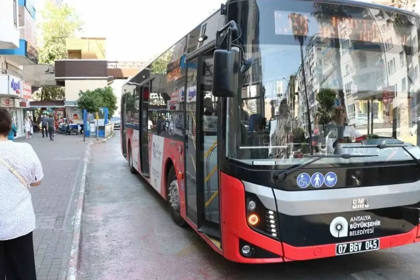 ANTALYA’DA TOPLU TAŞIMADA AKTARMA ÜCRETSİZ AMA 5 DAKİKA KURALI ÖNEMLİ