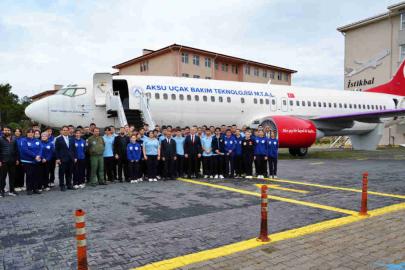 GÖKYÜZÜNÜ SINIFA TAŞIYAN OKUL