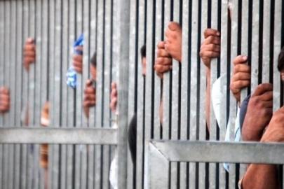 9 BİN 600 ESİRİN DEMİR PARMAKLIKLAR ARDINDAKİ SESSİZ ÇIĞLIĞI