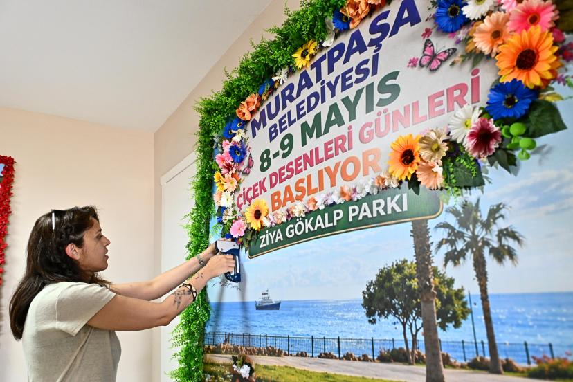 ANTALYA’DA ÇİÇEKLERLE BAHAR ŞÖLENİ