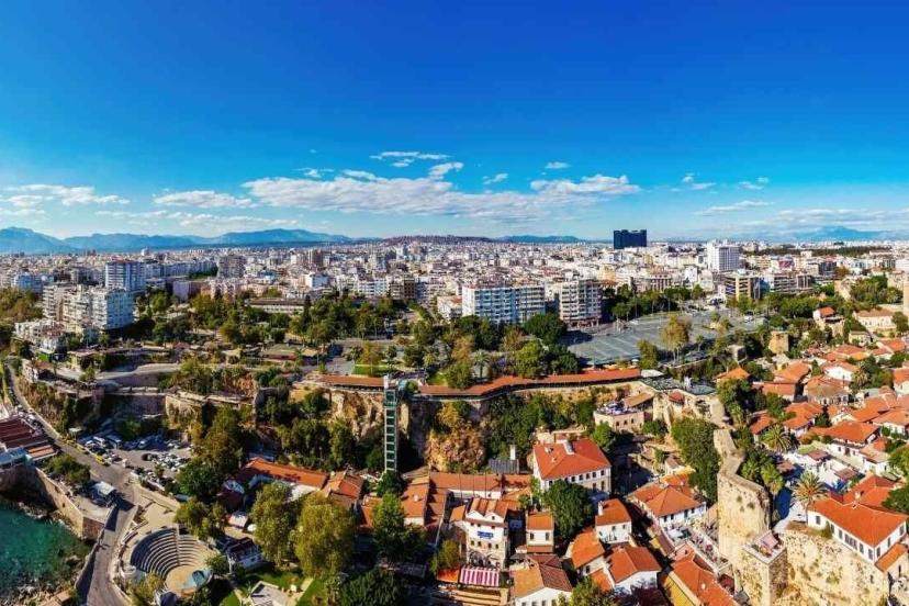 ANTALYA’DA GAYRİMENKUL PATLAMASI: FİYATLAR YÜKSELİYOR, TALEP ZİRVEDE