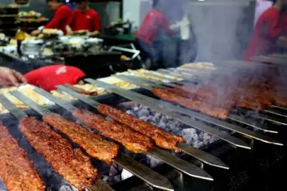 ANTALYA’DA TAĞŞİŞ ALARMI: KEBAPTA TAVUK ETİ TESPİT EDİLDİ