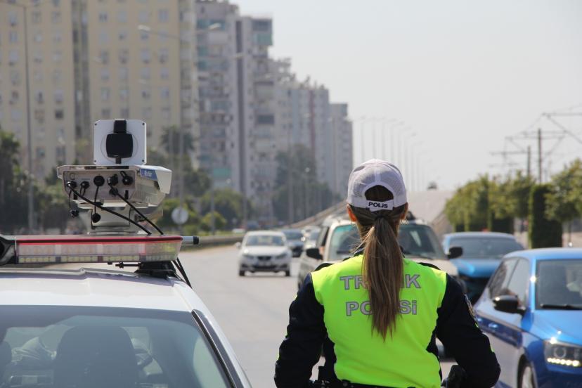 ANTALYA’DA TRAFİK DENETİMLERİNDE 48 BİNİN ÜZERİNDE ARAÇ KONTROLÜ