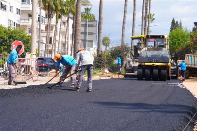 ATATÜRK CADDESİ YENİLENİYOR: SICAK ASFALTTA YENİ AŞAMA