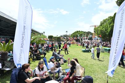 CAM PİRAMİT’TE BAYRAM COŞKUSU ZİRVEDE