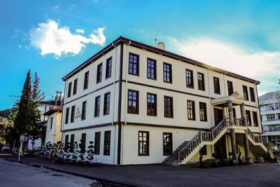 FİNİKE’DE SİCİL BÜROSU TARTIŞMASINA BELEDİYEDEN NET YANIT