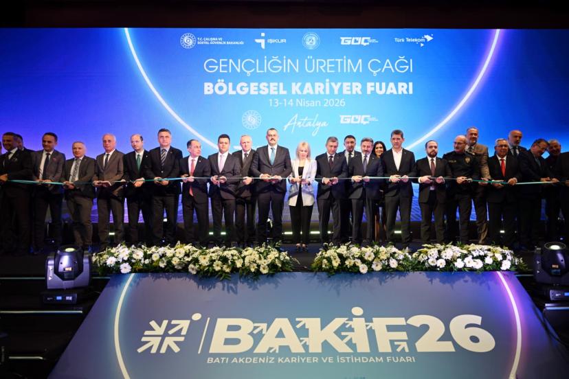 GENÇLİĞİN GÜCÜ ANTALYA’DA SAHAYA İNDİ