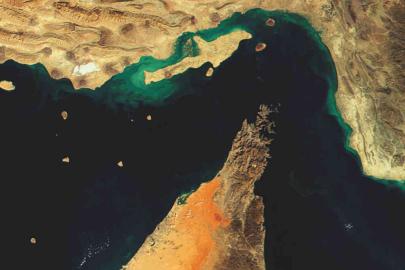 İRAN, HÜRMÜZ BOĞAZI’NDA TİCARİ TRAFİĞİ YENİDEN DURDURDU