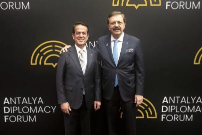 İŞ DÜNYASI ADF’DE SAHNEDE