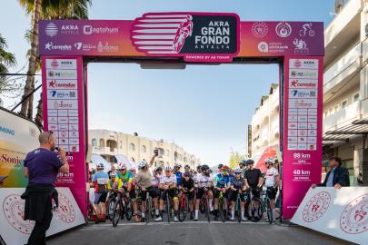 KEMER DÜNYAYA PEDAL ÇEVİRİYOR