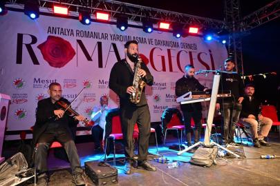 KEPEZ’DE ROMAN RÜZGARI: RENKLER VE RİTİMLER GECEYİ SARDI