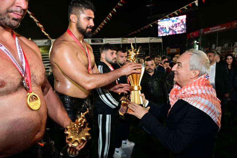 KEPEZ’İN BAŞPEHLİVANI ENES DOĞAN OLDU