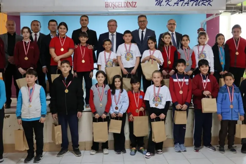 KORKUTELİ’DE AKIL VE ZEKA OYUNLARI ŞÖLENİ TAMAMLANDI