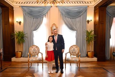 KÜÇÜK ELLERDEN BÜYÜK YARINLARA MESAJ