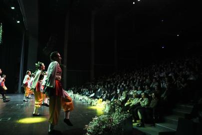 ORMANIN MUHAFIZLARI DOĞA MESAJIYLA SAHNEDE