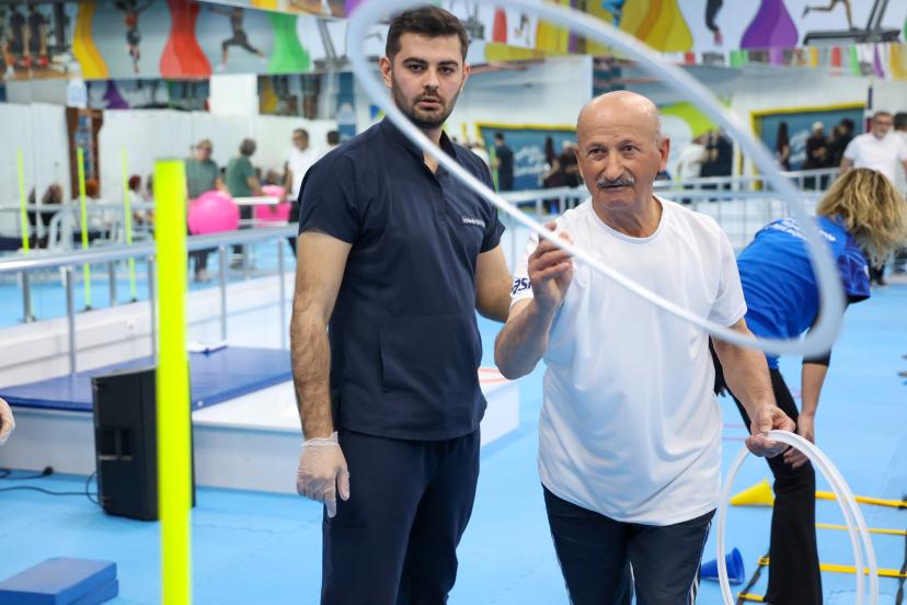 PARKİNSON HASTALARINA BÜYÜKŞEHİR’DEN HAYAT KOLAYLAŞTIRAN DESTEK