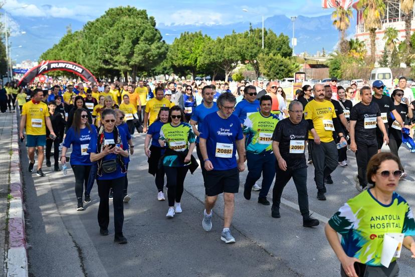 RUNTALYA’DA ANLAMLI DAYANIŞMA: “BİZ KOŞTUK, ONLAR OKUSUN”