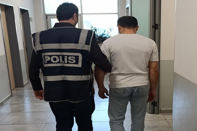 SAHTE KİMLİK OYUNU BOZULDU: 1 ŞÜPHELİ TUTUKLANDI