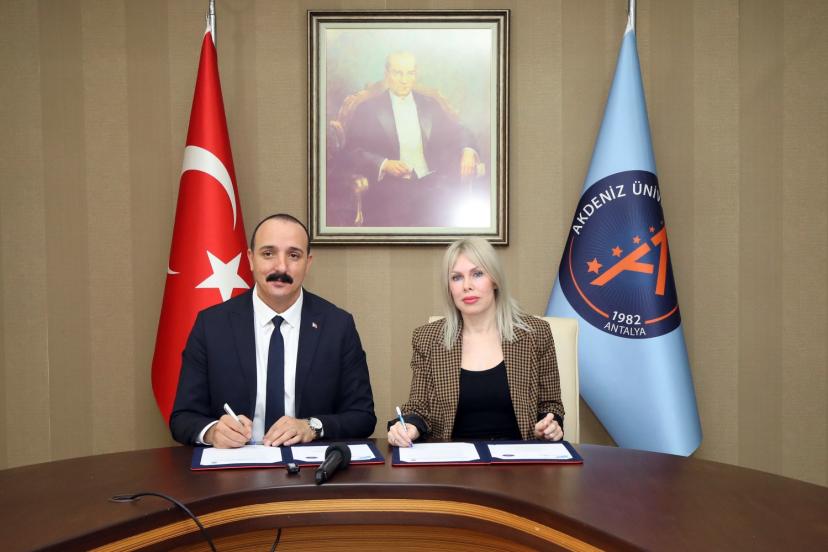 SANATLA ZİHNİNİ ZİNDE TUT: KONYAALTI’DA YAŞAM RİTMİ BAŞLIYOR