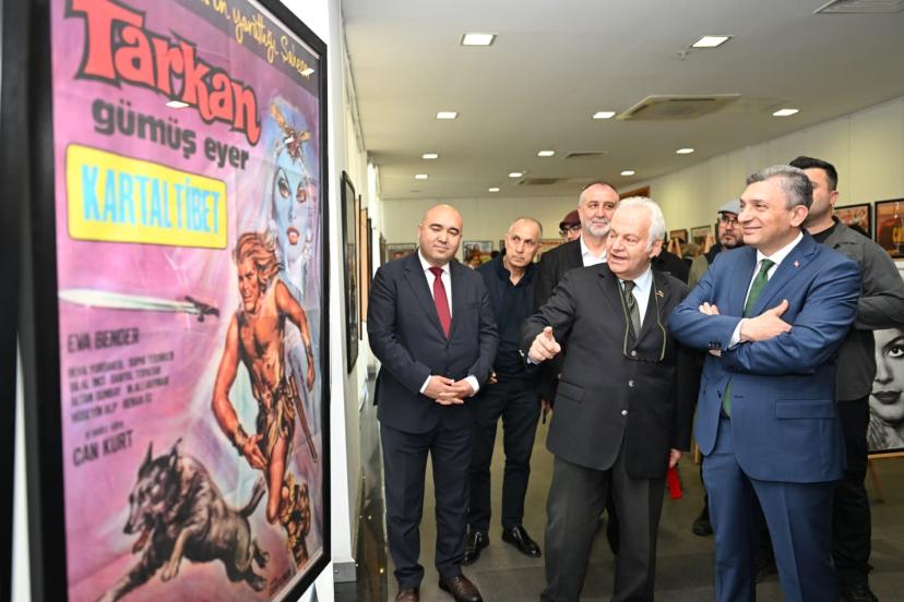 YEŞİLÇAM AFİŞLERİ ANTALYA’DA SANATSEVERLERLE BULUŞTU