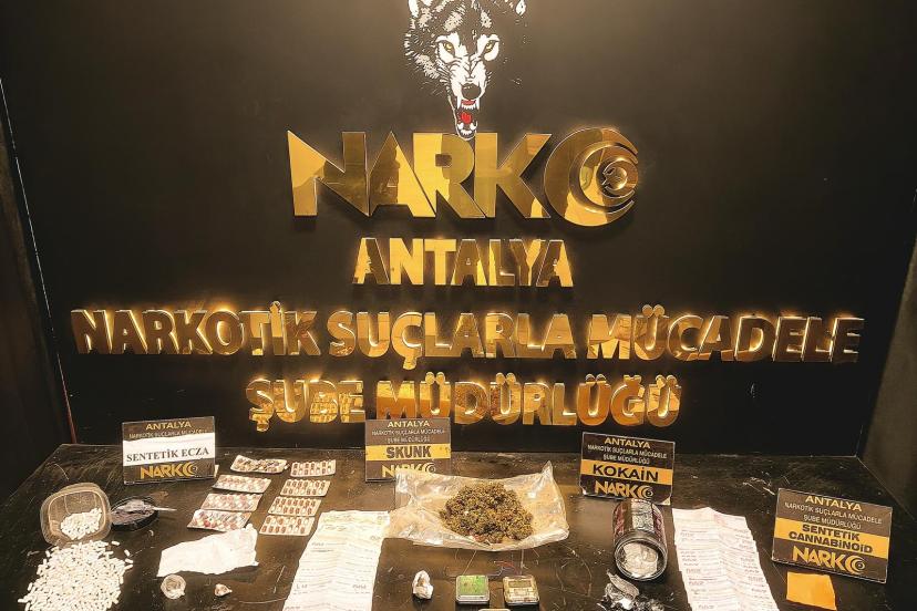 ZEHİR TACİRLERİNE BÜYÜK DARBE: 22 TUTUKLAMA