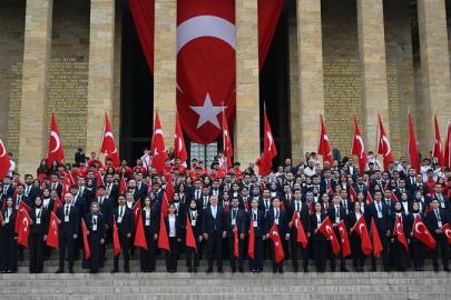 19 MAYIS’TA ANITKABİR’E GENÇLİK DAMGASI