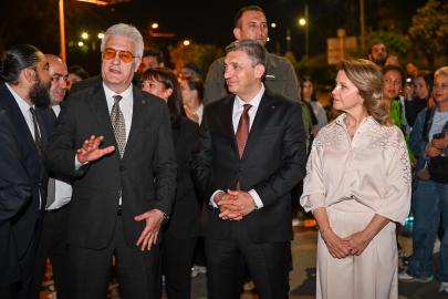 ANTALYA SOKAKLARI TİYATROYLA RENKLENDİ