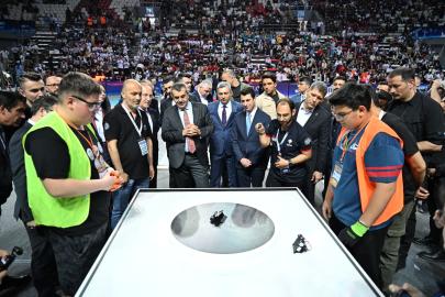 ANTALYA’DA ROBOTLAR GELECEĞE YARIŞIYOR