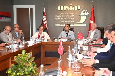 CHP EKONOMİ HEYETİ ANSİAD İLE ANTALYA EKONOMİSİNİ GÖRÜŞTÜ