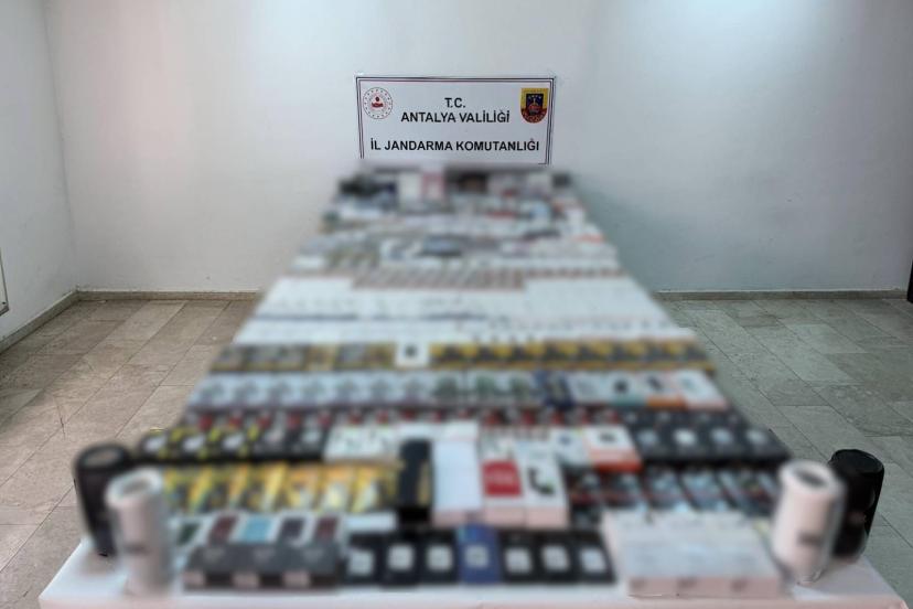 DÖŞEMEALTI’NDA MİLYONLUK KAÇAK ÜRÜN OPERASYONU