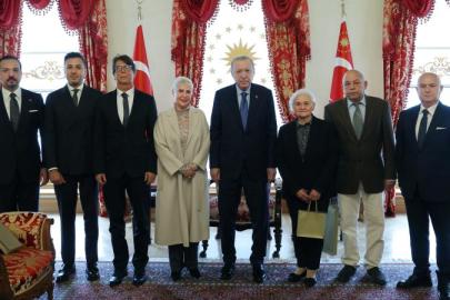 ERDOĞAN, ADNAN MENDERES VE DAVA ARKADAŞLARININ AİLELERİNİ KABUL ETTİ